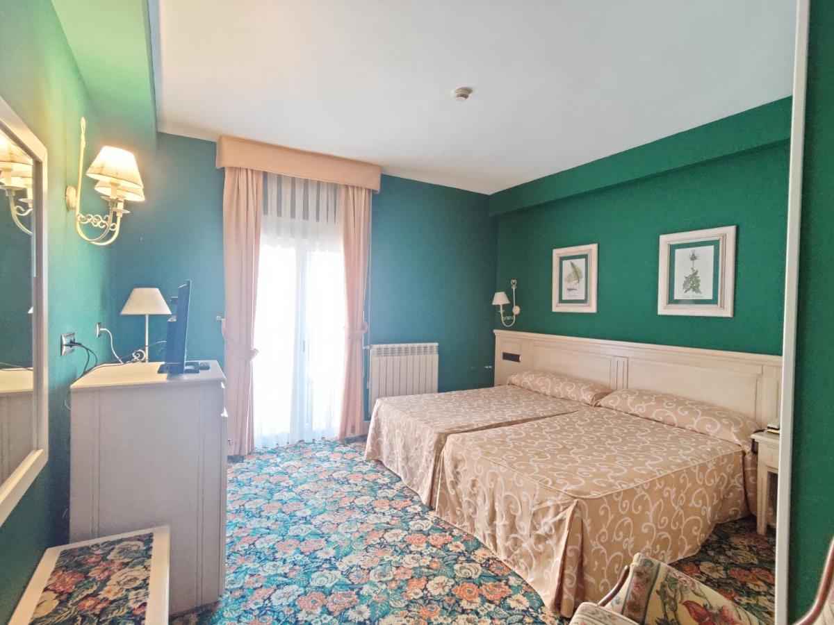 Hotel Leonor Miron Soria Exteriér fotografie